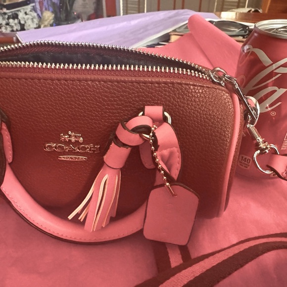 Coach - Picture 2 of 5